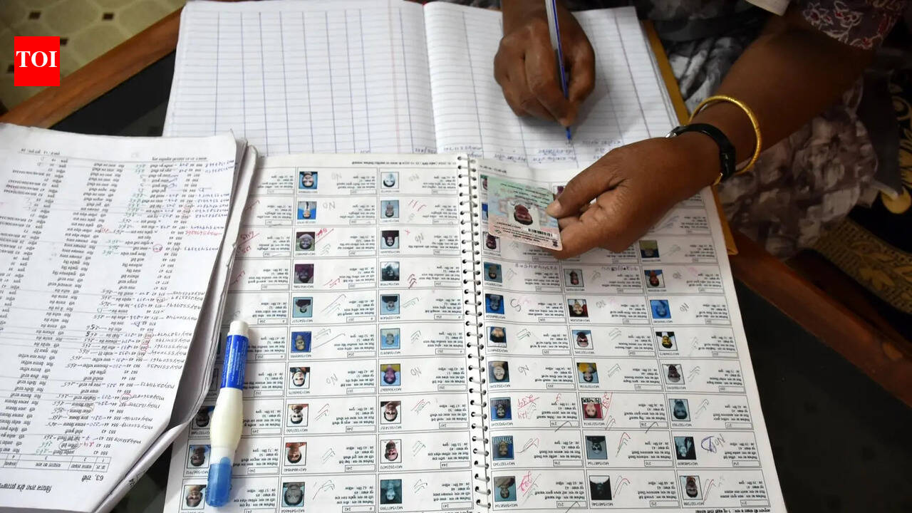 Over 8k BLAs needed for SIR in Pune dist but parties show little haste